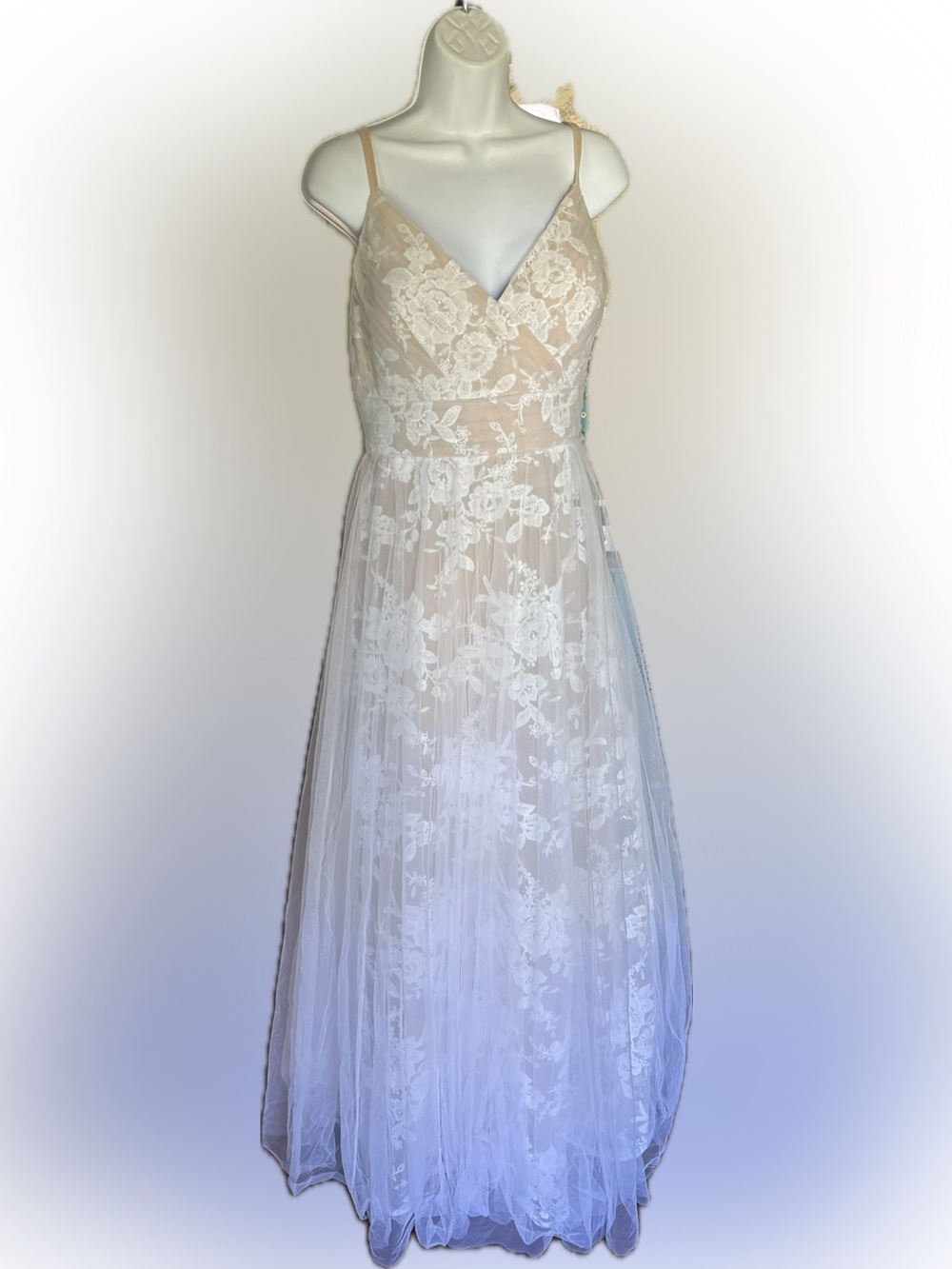 La Femme Lace Tulle Wedding Dress Sweetheart Neckline Fits Like 12/14